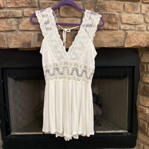 NWT Pretty Please white, lined, lace romper.  Large